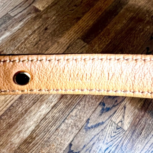 Louis Vuitton Essential V Bracelet - Picture 6 of 11